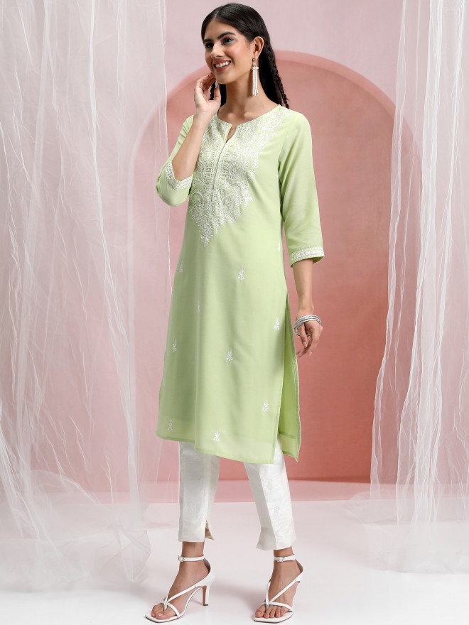 Vishudh Women Green Embroidered Straight Kurtas 