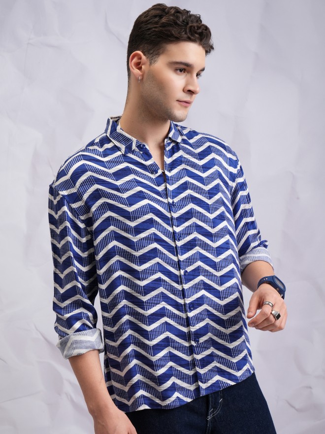 Highlander Men Blue Printed Oversized Fit Casual Shirts 