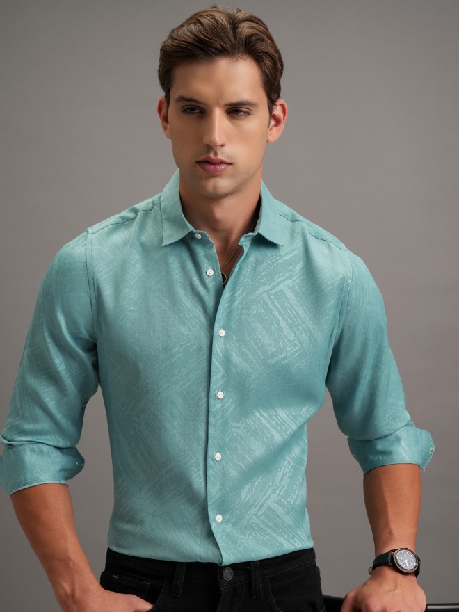 Buy Highlander Blue Self Design Slim Fit Casual Shirt for Men Online at ...