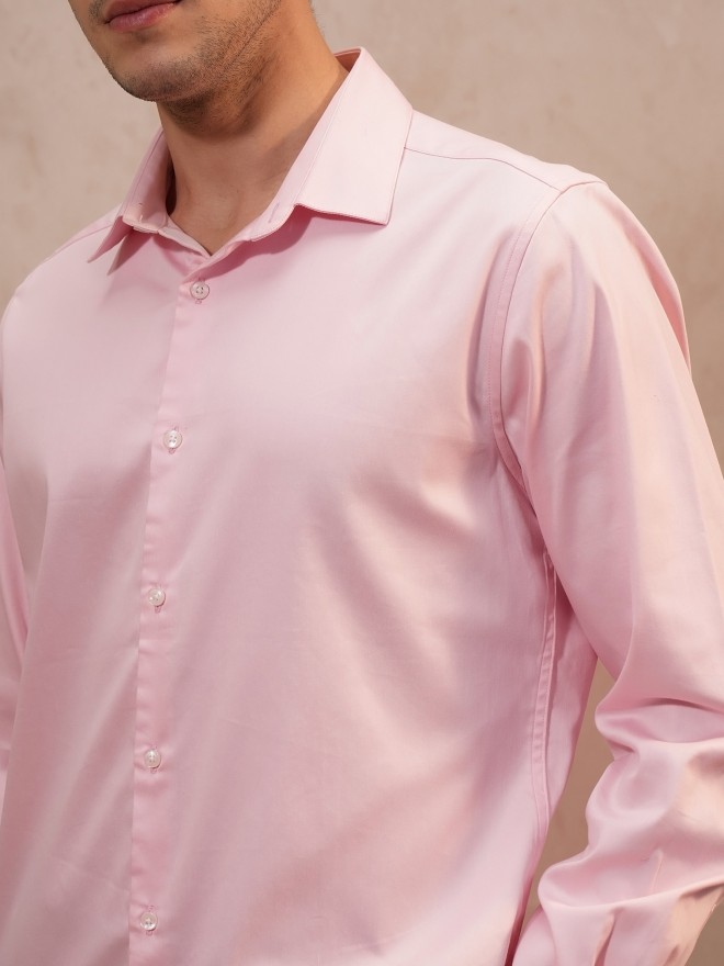 Locomotive Men Pink Solid Slim Fit Casual Shirts 