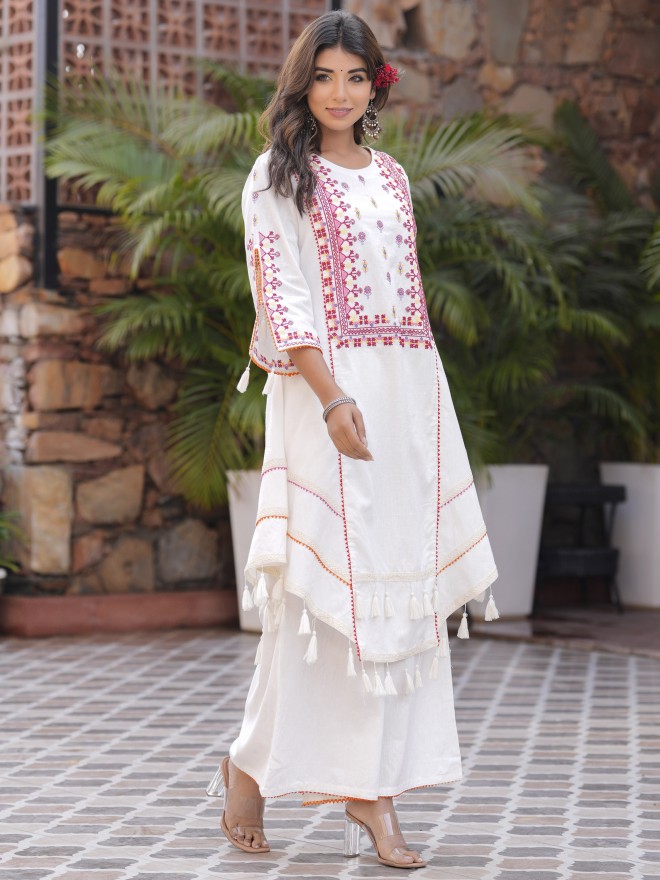 Vishudh Women White Embroidered Kurta Sets 