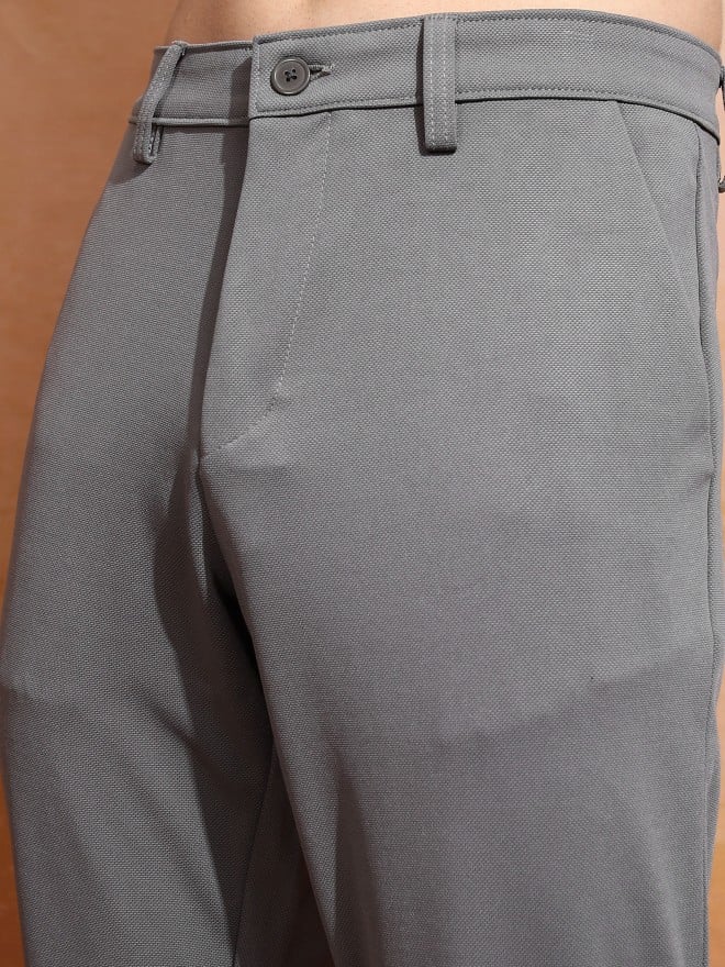 Highlander Men Grey Regular Fit Solid Chinos