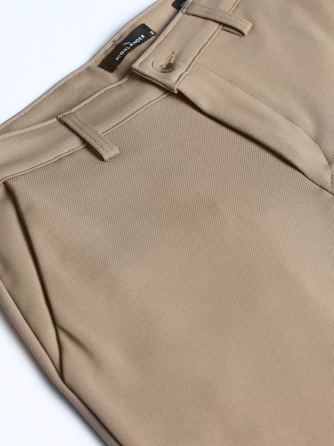 Highlander Men Beige Slim Fit Solid Chinos