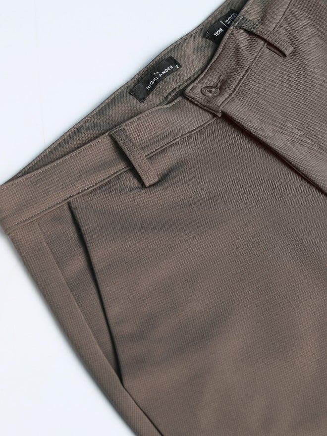 Highlander Men Brown Slim Fit Solid Chinos