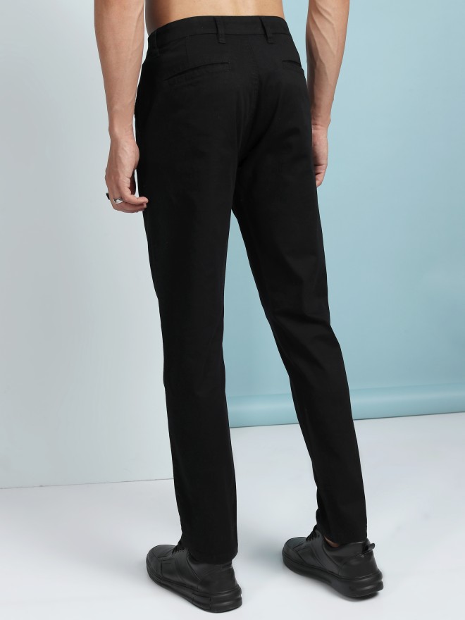 Highlander Men Black Tapered Fit Solid Chinos