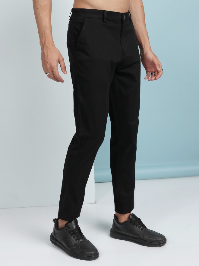 Highlander Men Black Tapered Fit Solid Chinos