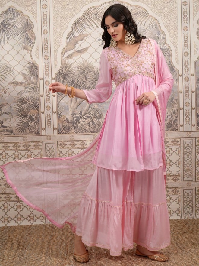 Vishudh Women Pink Embroidered Kurta Sets 