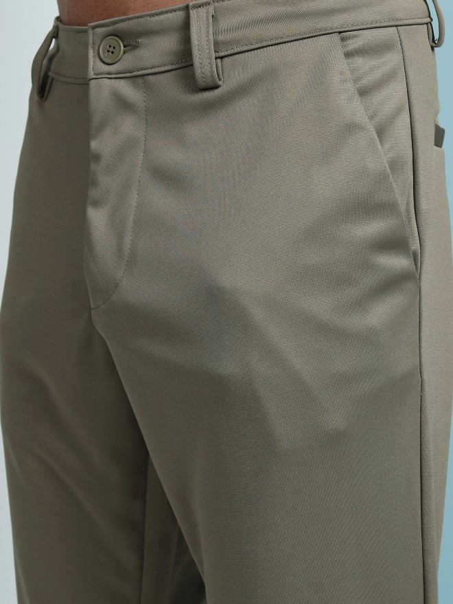 Highlander Men Olive Regular Fit Solid Chinos