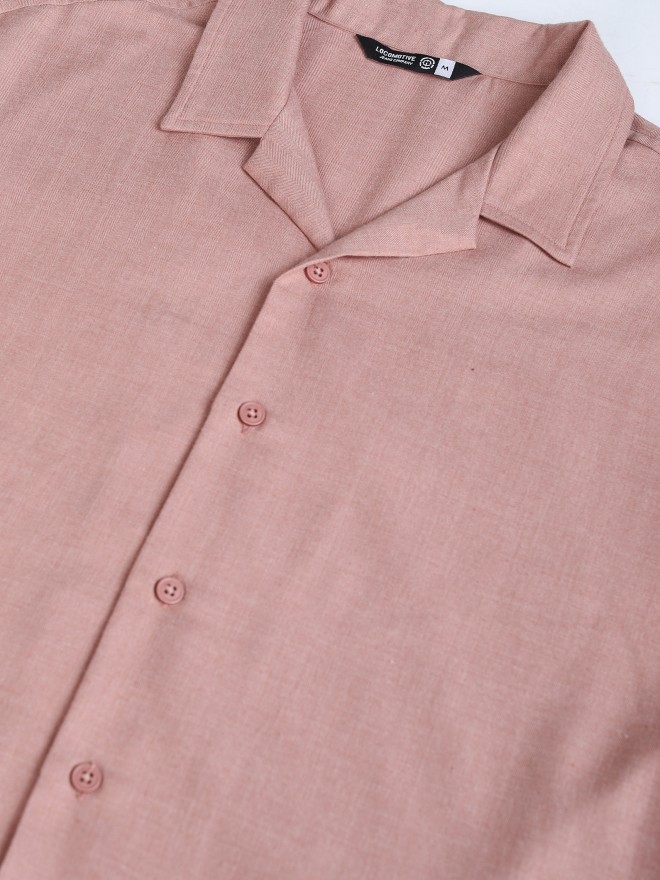 Locomotive Premium Men Pink Solid Relaxed Fit Casual Shirt