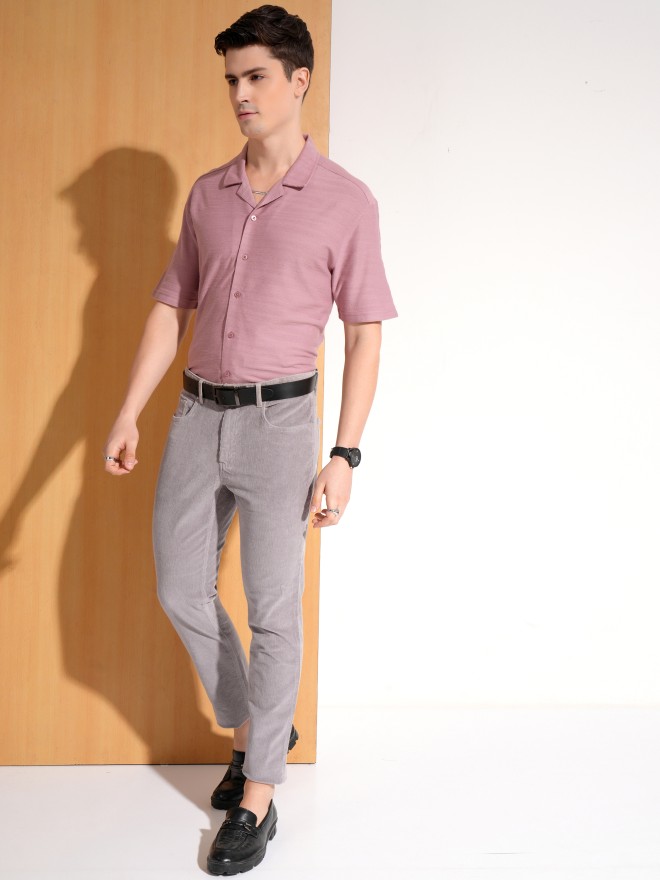 Highlander Men Pink Solid Relaxed Fit Casual Shirt