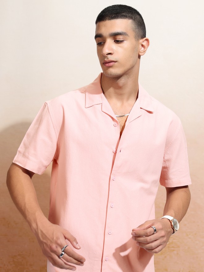 Highlander Men Pink Solid Relaxed Fit Casual Shirt