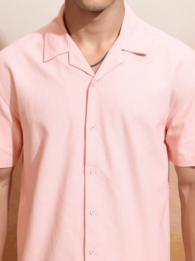 Highlander Men Pink Solid Relaxed Fit Casual Shirt